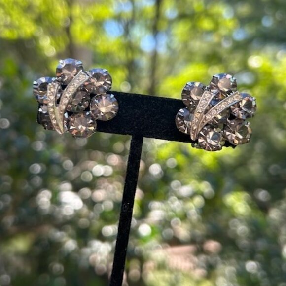 WEISS Smokey Black Art Deco Rhinestone EARRINGS - Picture 4 of 10